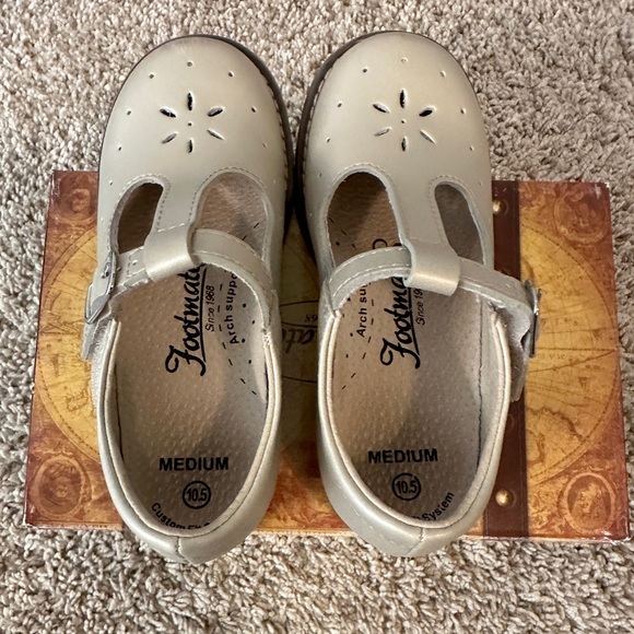 Footmates Sherry Mary Jane - sz 10.5 - Picture 3 of 8